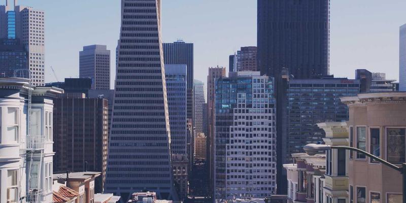 DIY家居改造入门指南：低成本墙面翻新与旧家具改造技巧，厨房用品与清洁用品巧变神器