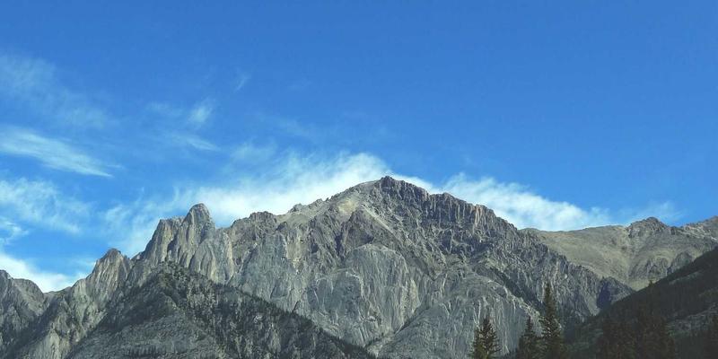 家居照明设计全攻略：不同功能区域的灯具选择与搭配，点亮你的家居百货与装饰灵感