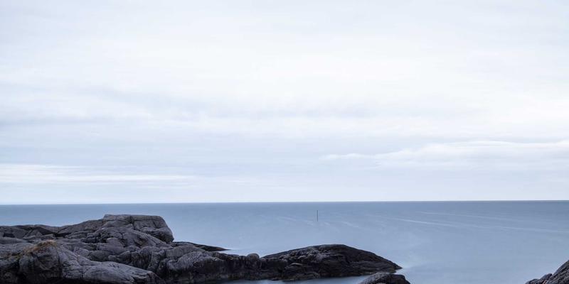 家居软装色彩心理学：如何通过沙发、窗帘与地毯的色彩搭配影响情绪与空间感