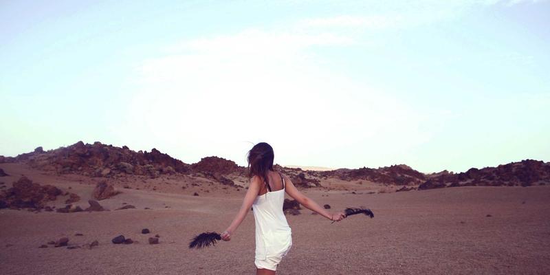 小户型收纳神器推荐：巧用清洁用品与家居装饰，实现空间翻倍的收纳整理方案