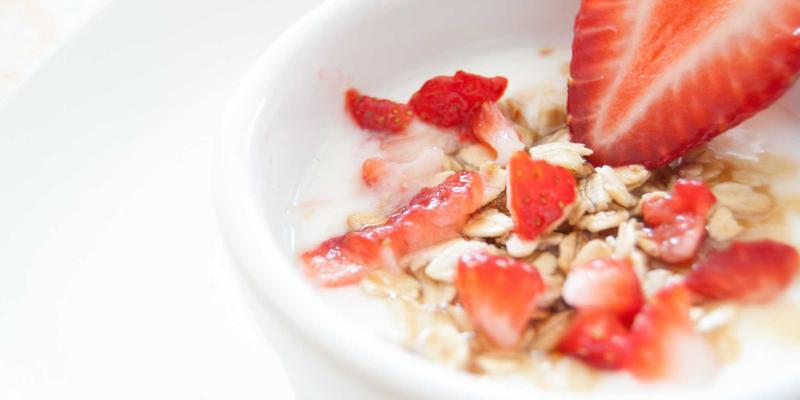 科学打造卧室助眠环境：从万家瑞遮光窗帘到静音空调的细节艺术